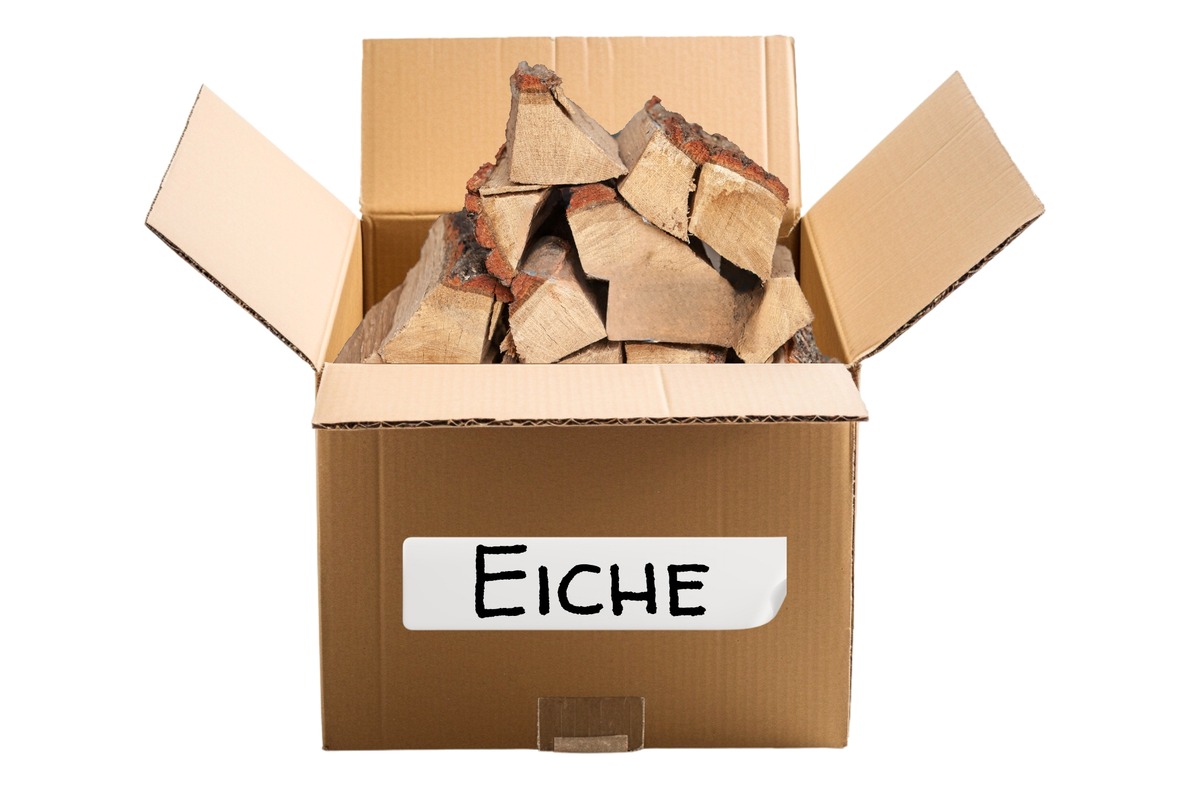 Brennholz im Karton